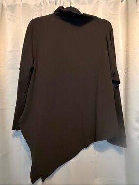 *FREE with Purchase* Black Asymmetric Long-Sleeve Women's Top